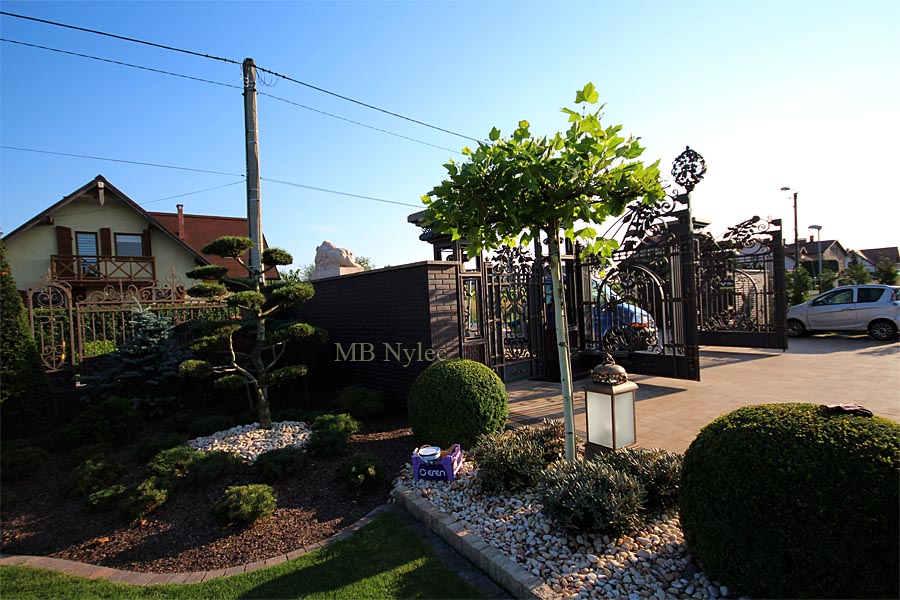 Elegant smedet hegnsstolpe – billede 9