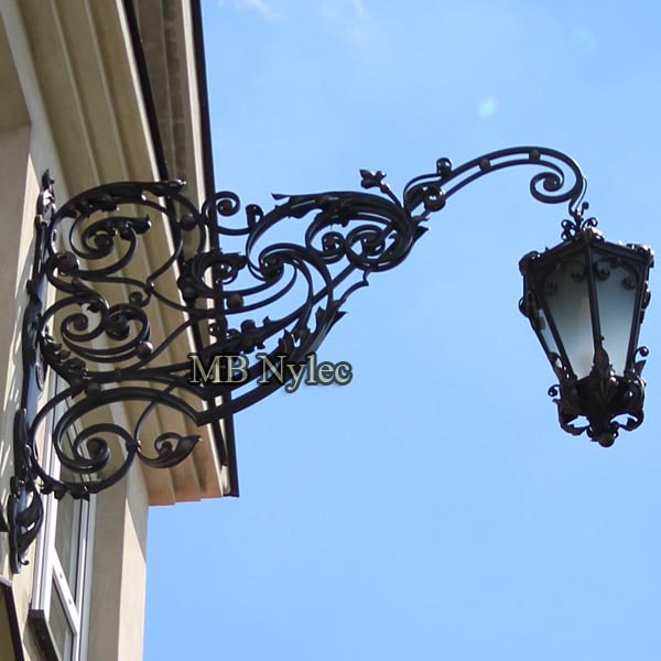 Kæmpestor smedet væglygte (OGD 92)