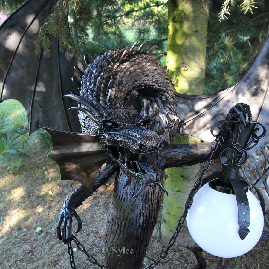 Lampe med smedet drage – billede 2