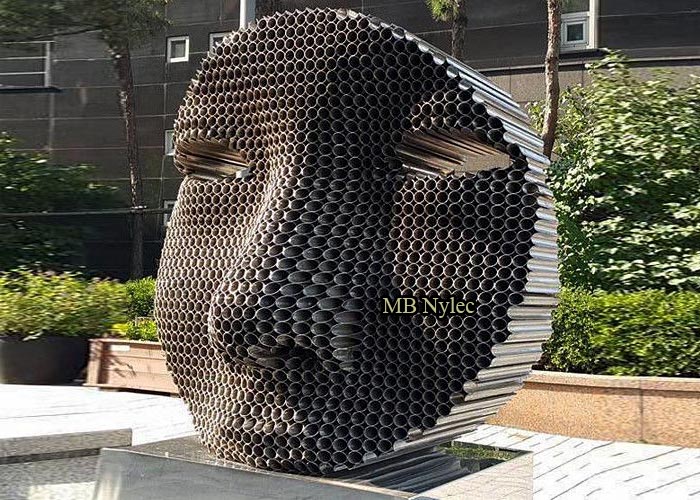 Monument i stål – ansigt af stålrør (Z 86)