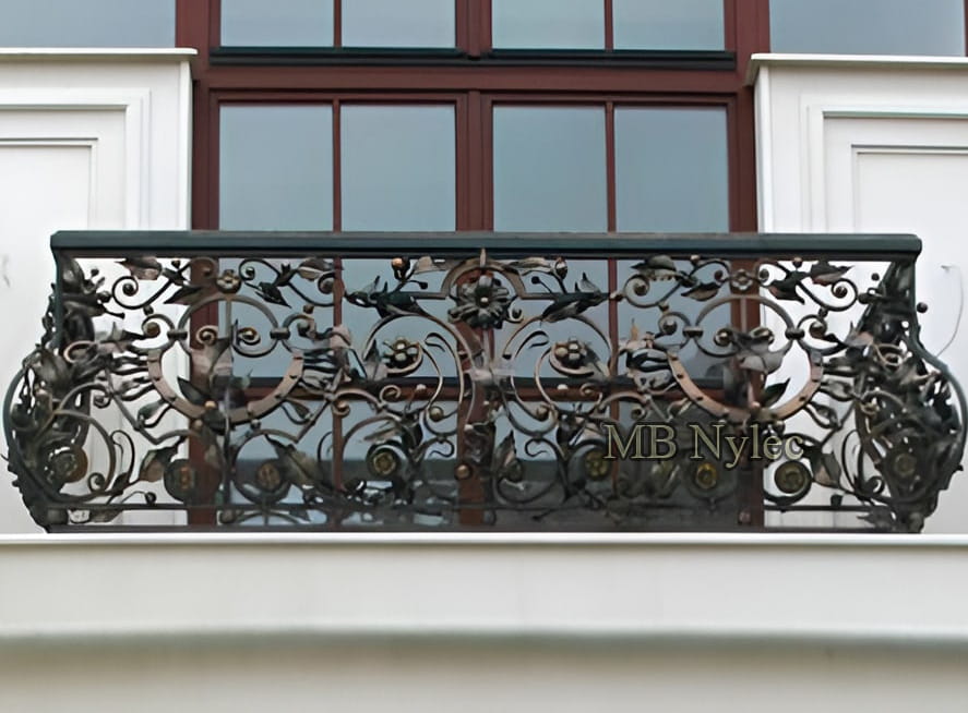 Rigt dekoreret altangelænder (BWZ 32)