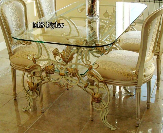 Smedet bord i glamourstil – billede 2