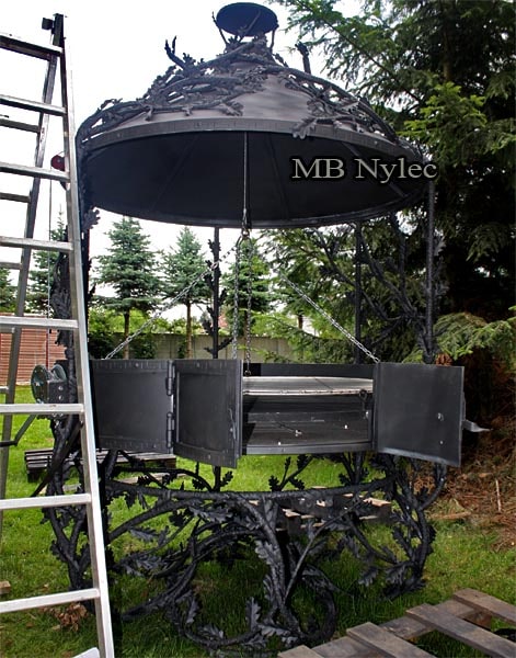 Stor rund smedet havegrill – billede 2