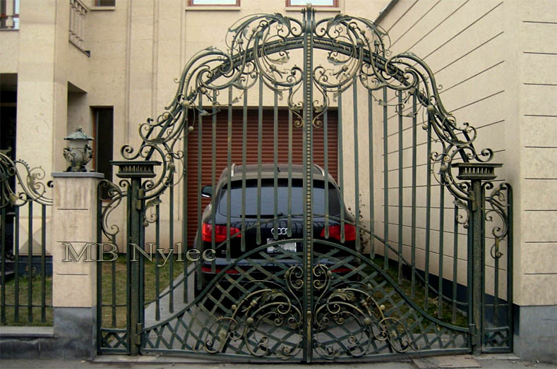 Traditionel smedet port (BP 110)