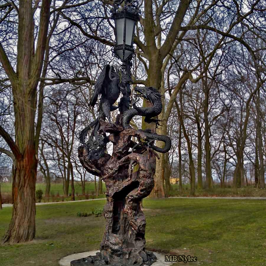 7 Meter hohe Laterne – Drache und Phönix auf altem Baum OGD 122