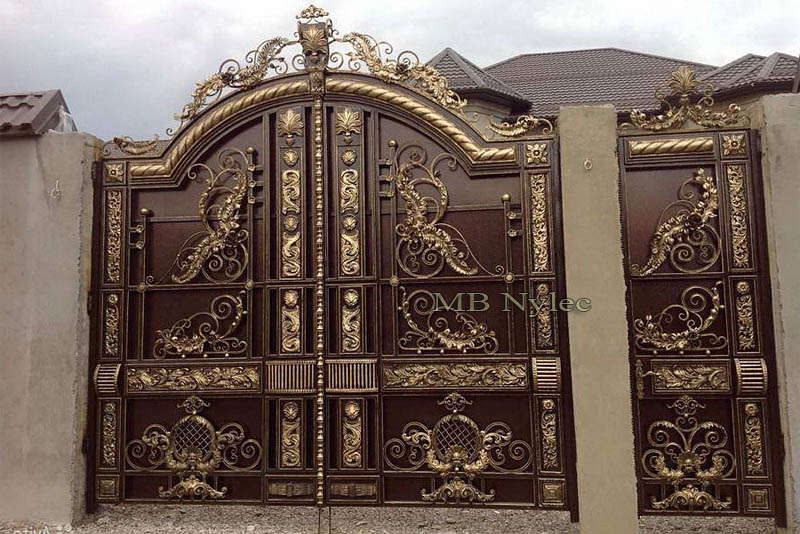 Blickdichtes Einfahrtstor im orientalischen Stil – 1