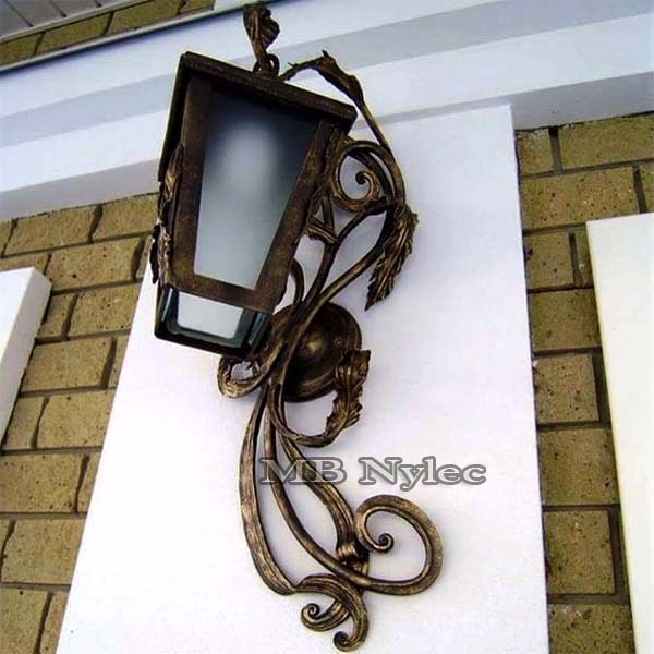Design-Wandleuchte aus Schmiedeeisen OGD 78