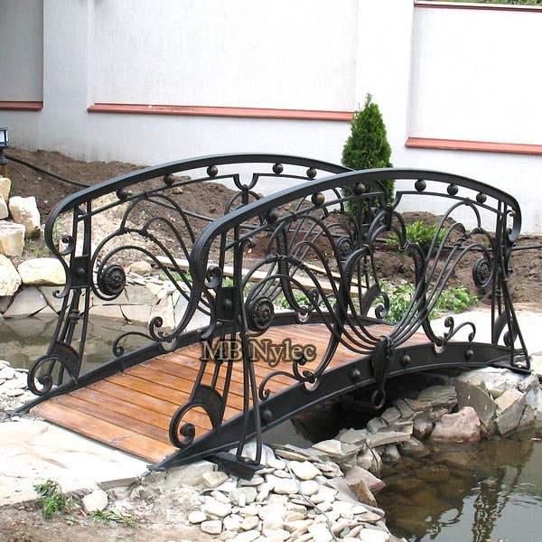 Elegante schmiedeeiserne Brücke – 1