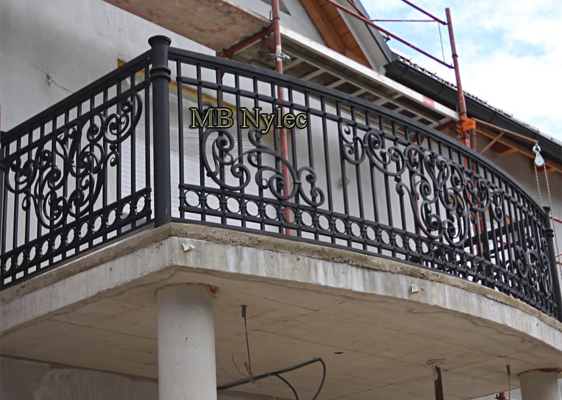 Eleganter schmiedeeiserner Balkon – 1