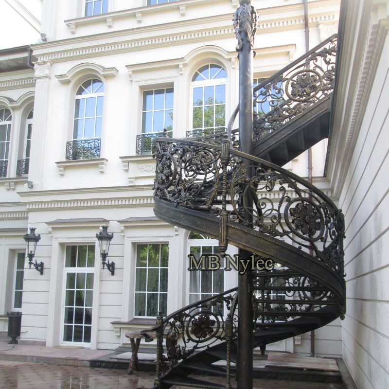 Exklusive durchbrochene Schmiedetreppe – 1