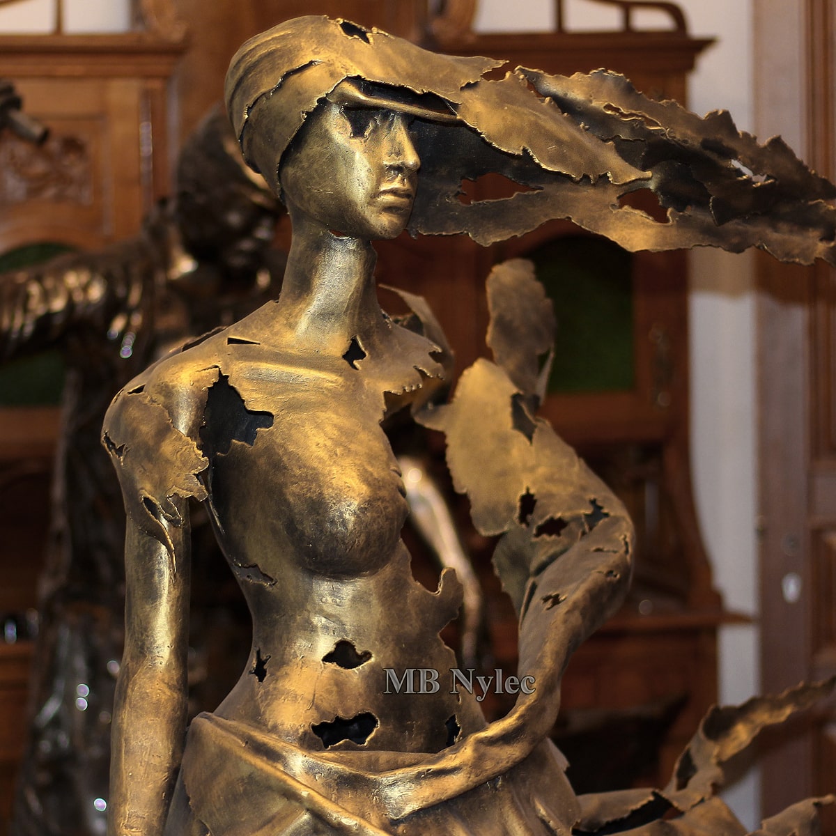 Frau – moderne Stahlskulptur – 2