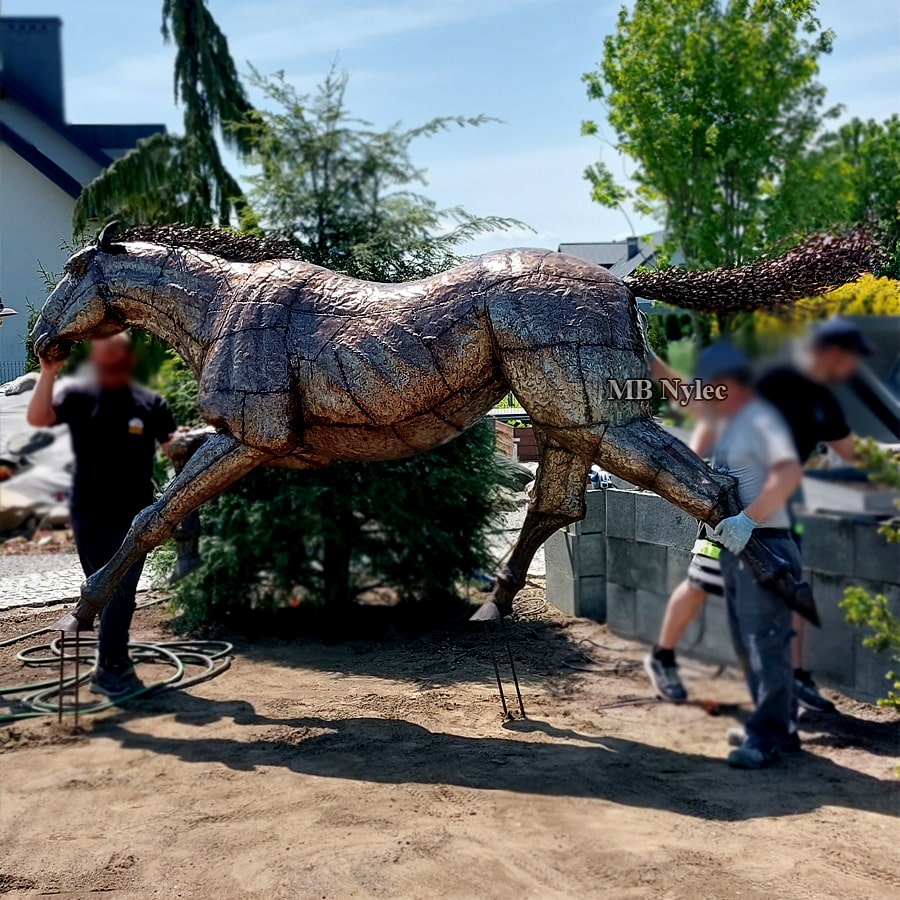 Galoppierendes Pferd – Metallskulptur – 1