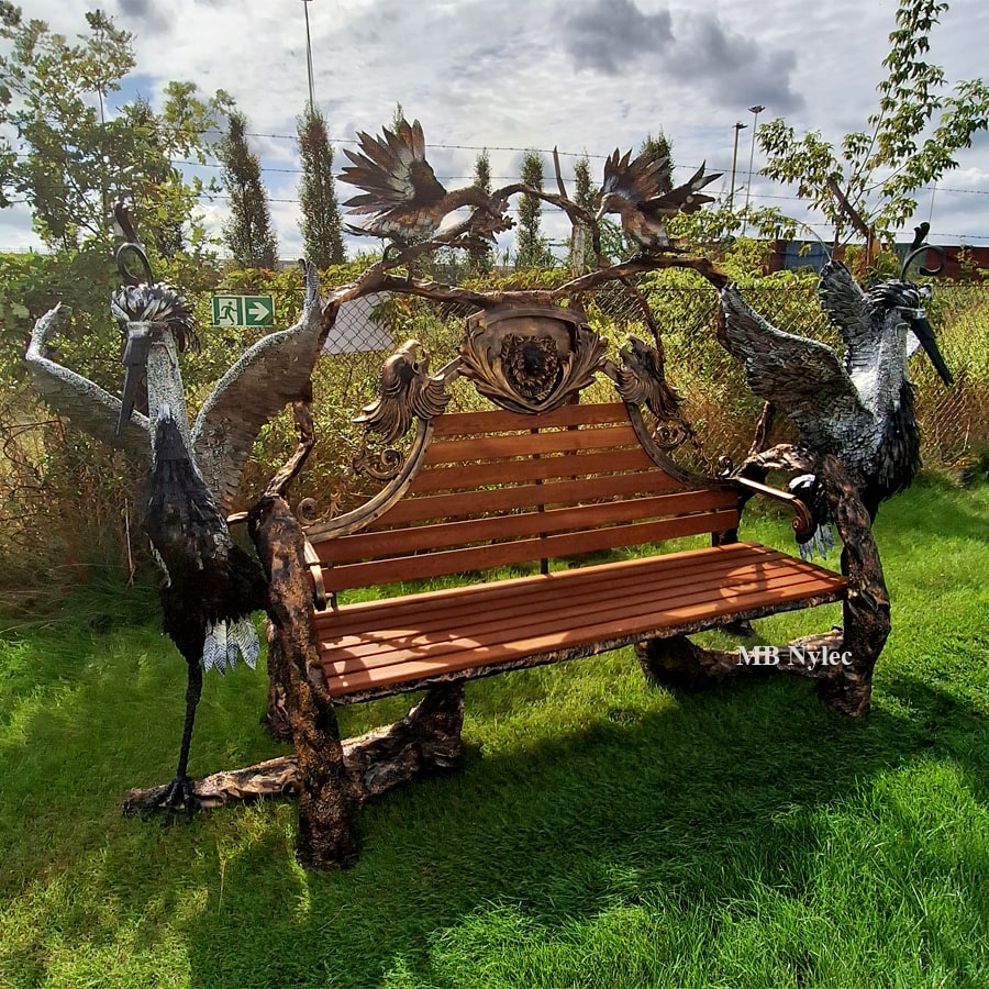 Gartenbank als Stahlskulptur – 2