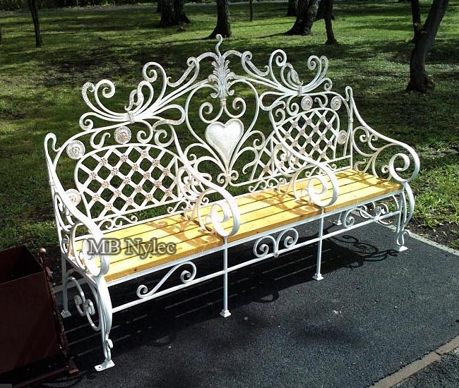 Gartenbank für ein Hochzeitshaus – 1