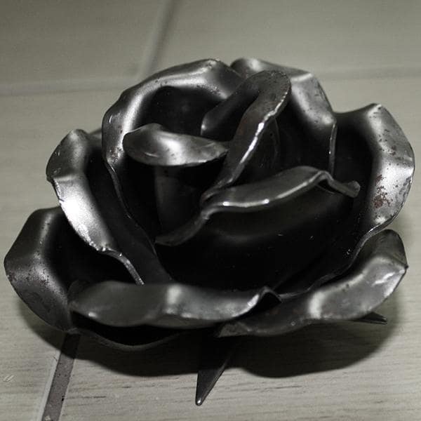 Geschmiedete Stahlrose Ø 90 mm K 9