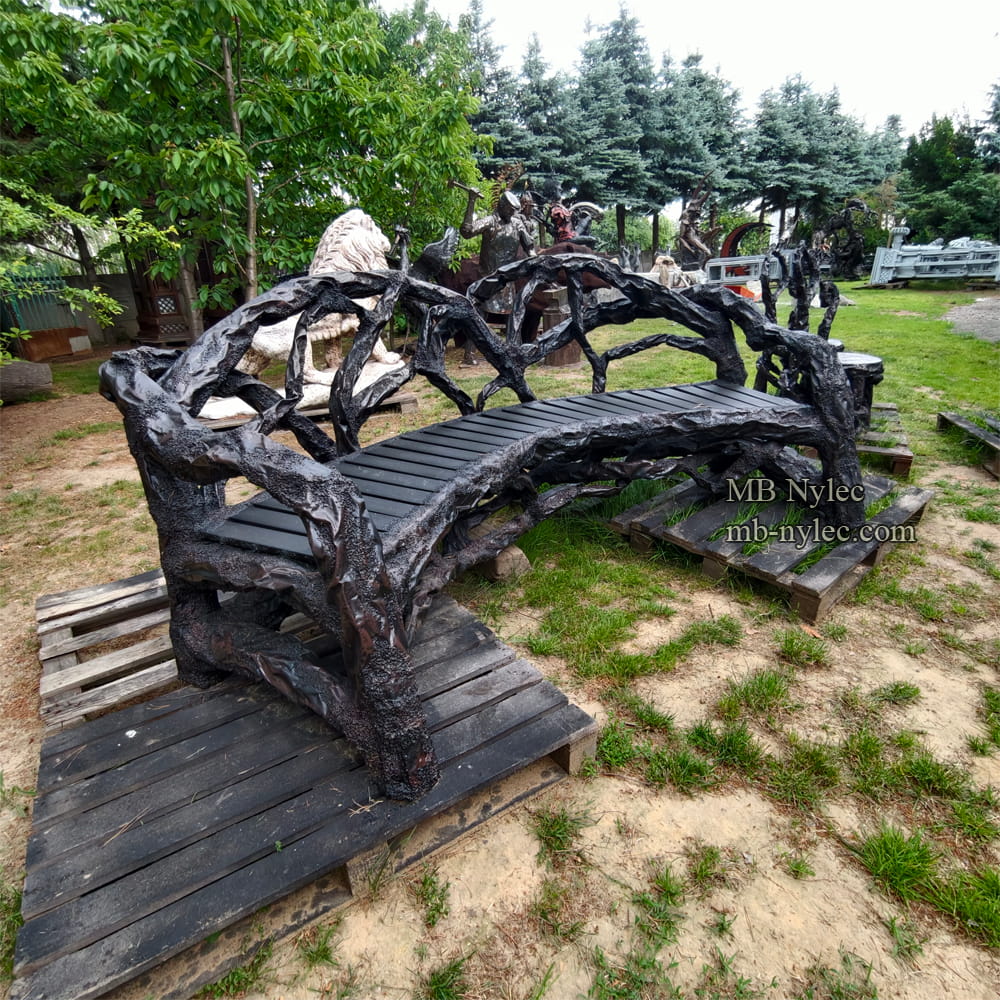 Geschwungene Kunstbank aus Metall – 3
