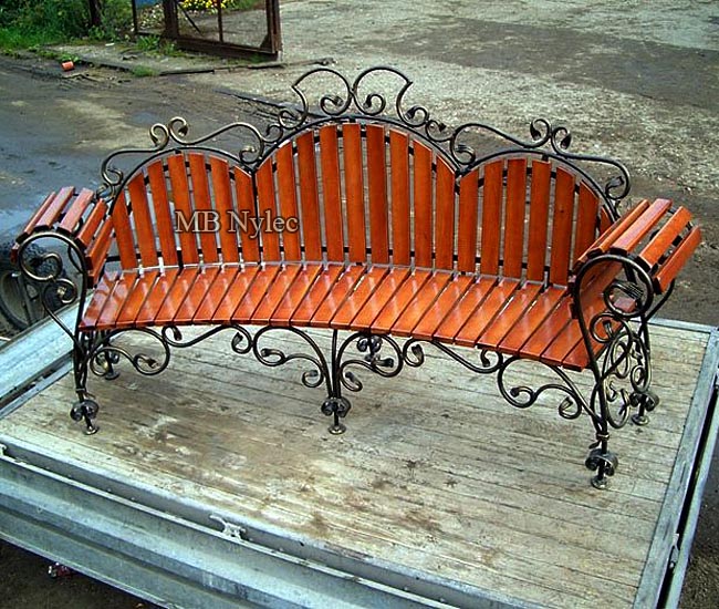 Geschwungene schmiedeeiserne Gartenbank – 1