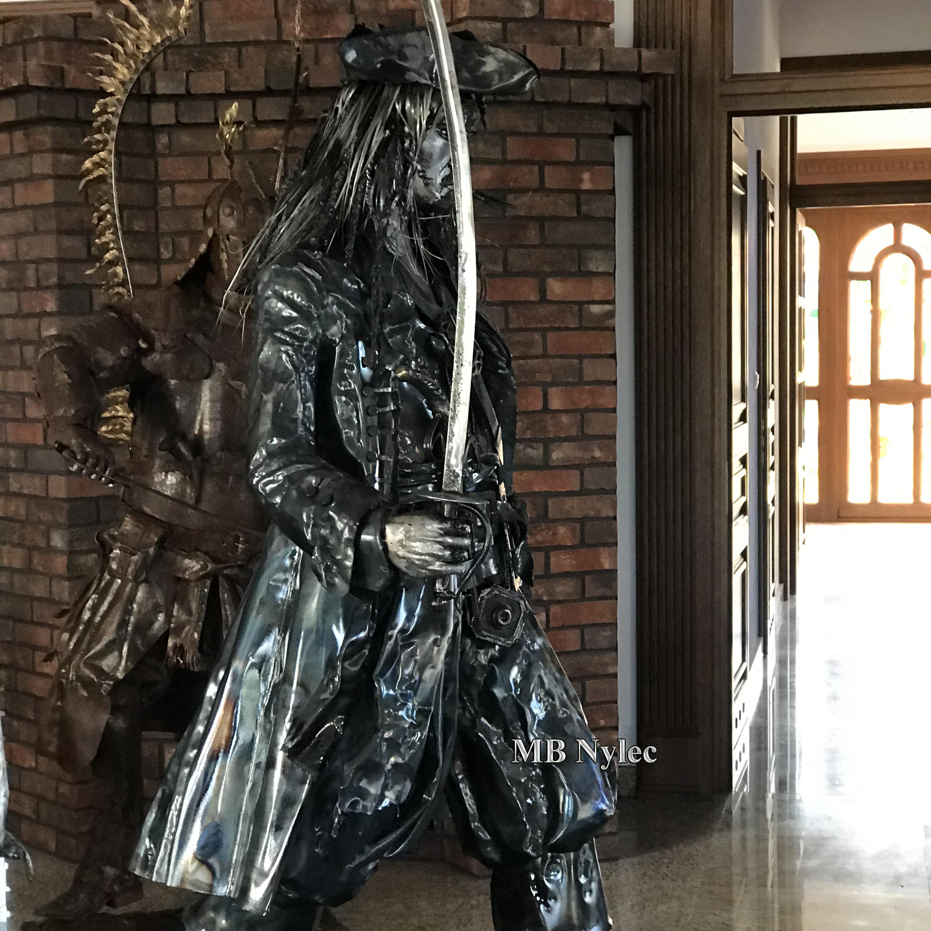 Jack Sparrow – Piratenkapitän aus Stahl, 220 cm – 5