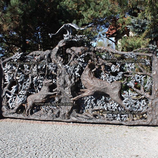 Mächtiges Jagdtor Wolf und Hirsch – 15