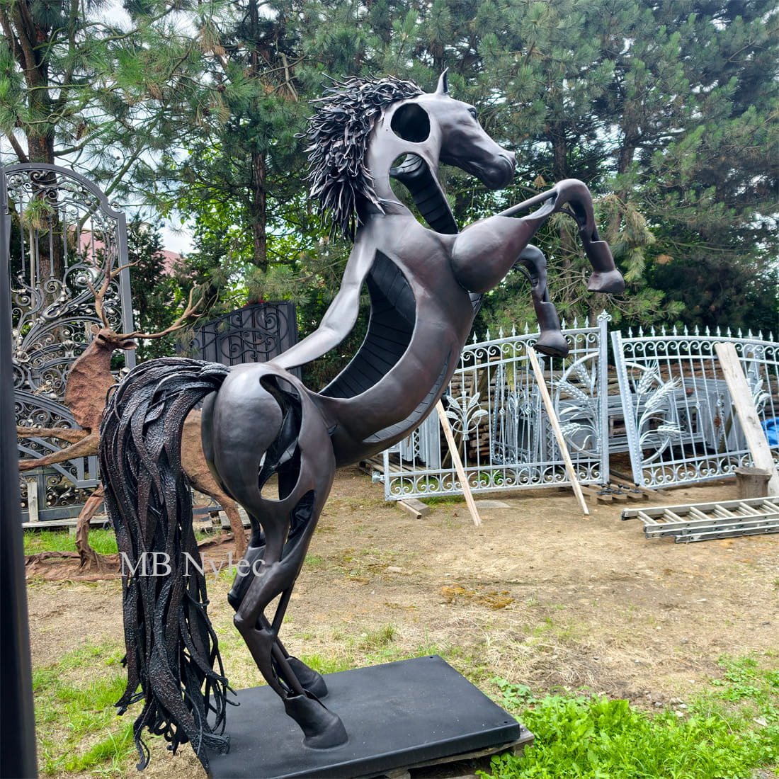 Pferd – moderne Stahlskulptur – 4