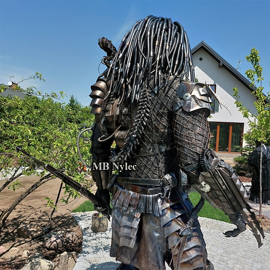 Predator aus Stahl, 240 cm – 8