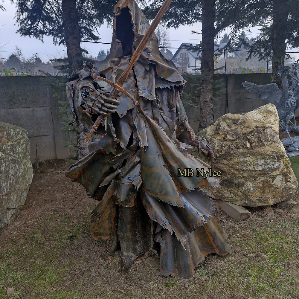 Ringgeist (Nazgul) im Kapuzenmantel – Stahlskulptur – 3