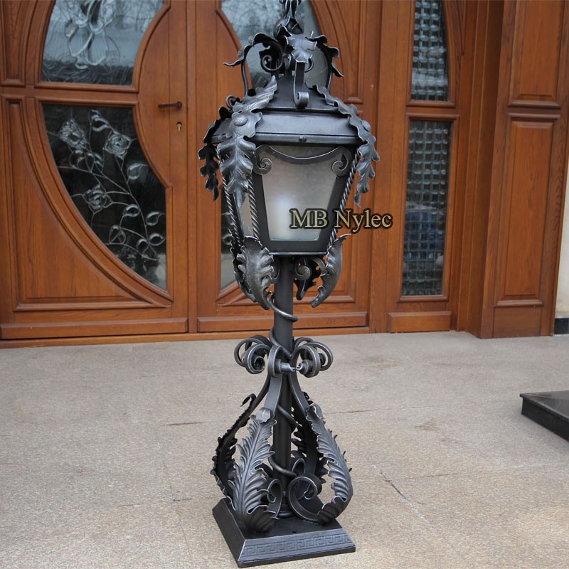 Schmiedeleuchte im Herrenhausstil – 3