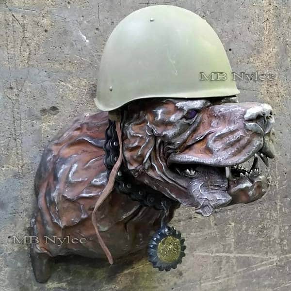 Soldatenhund – Stahlskulptur für die Wand Z 67