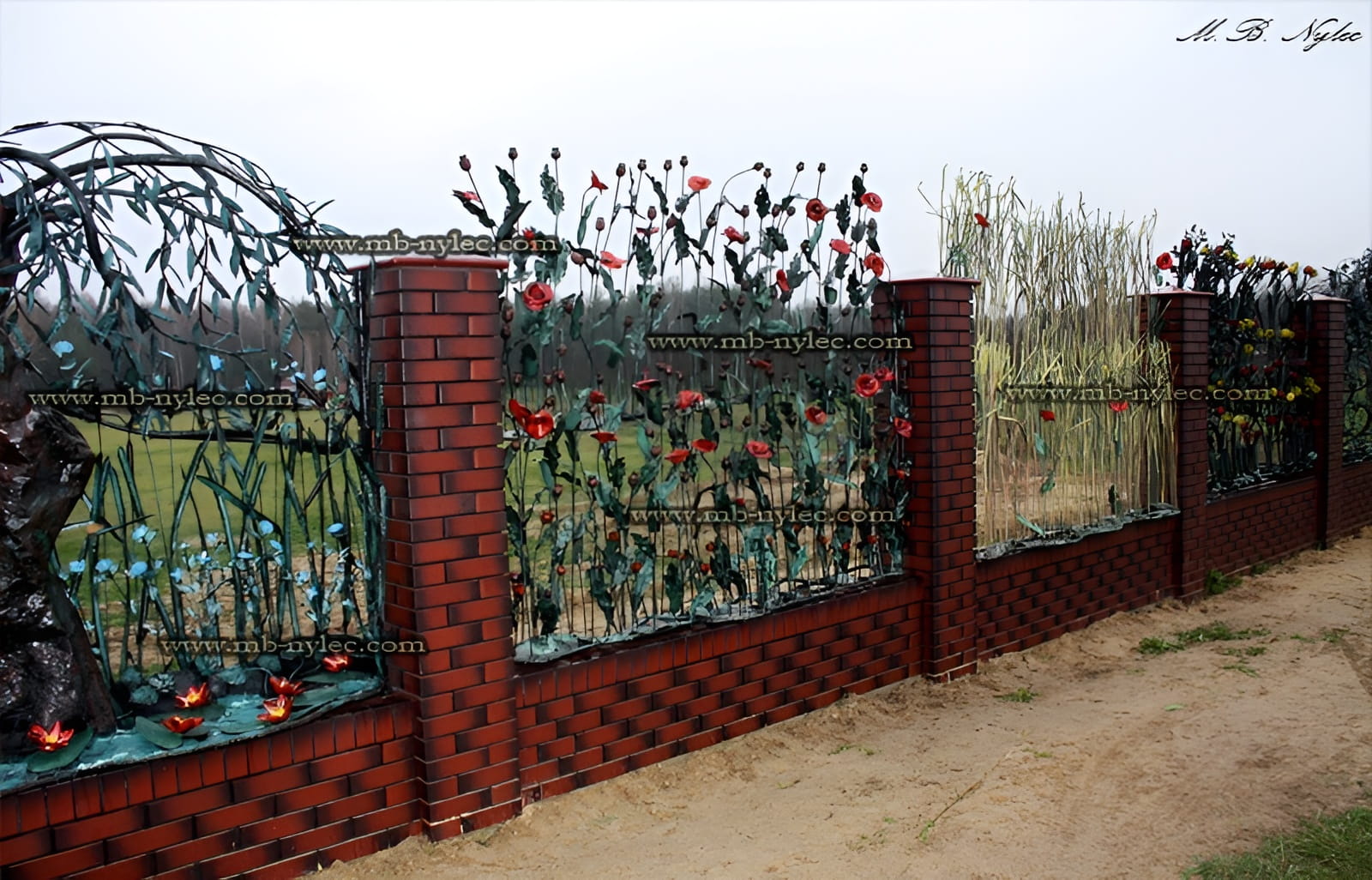 Zaun mit Pflanzen- und Blumenmotiven – 1