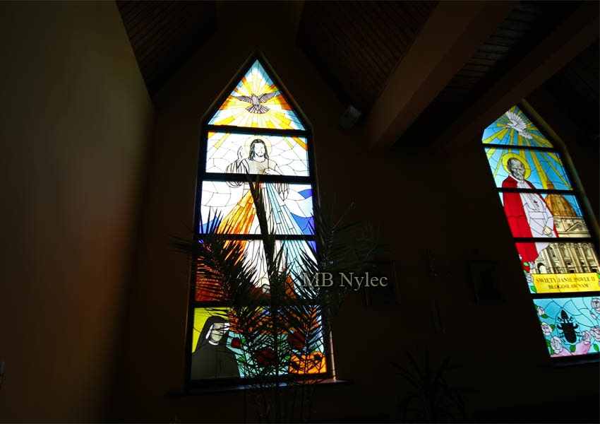 Kirkevindu Den barmhjertige Jesus – 2