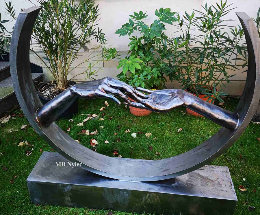 Kjærlighet – stor moderne skulptur – 3