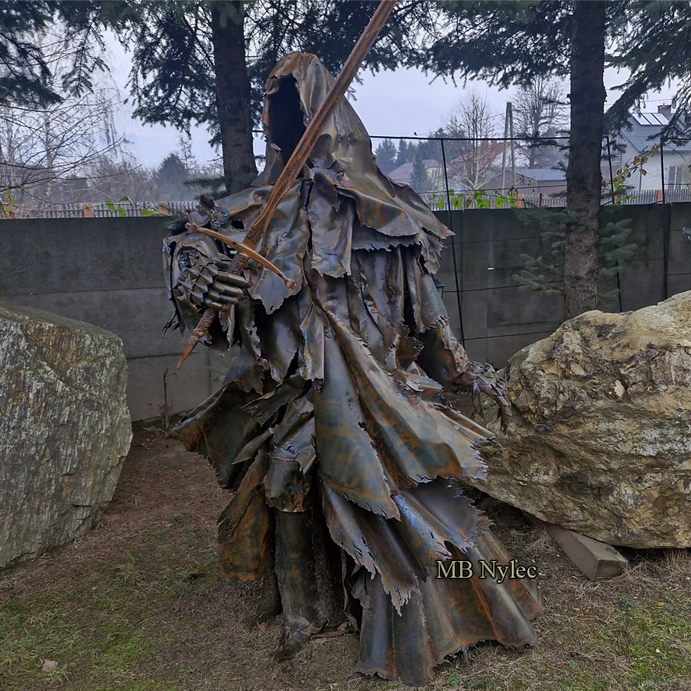 Ringånd (Nazgûl) i hettekappe – stålskulptur – 2