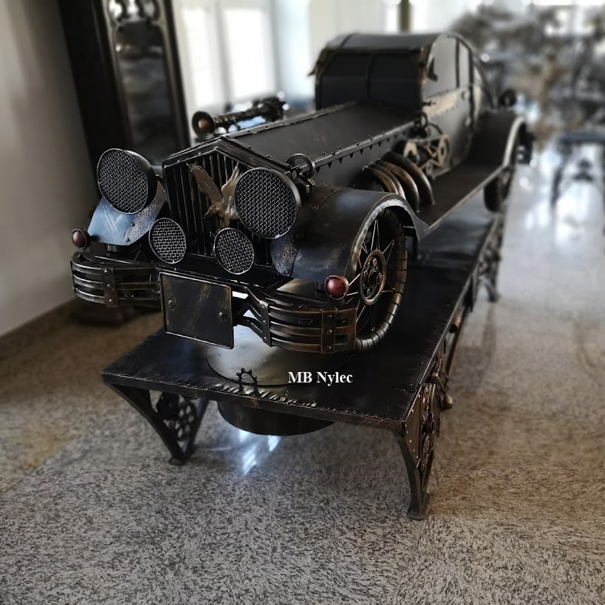 Smidd grill formet som en bil – 3