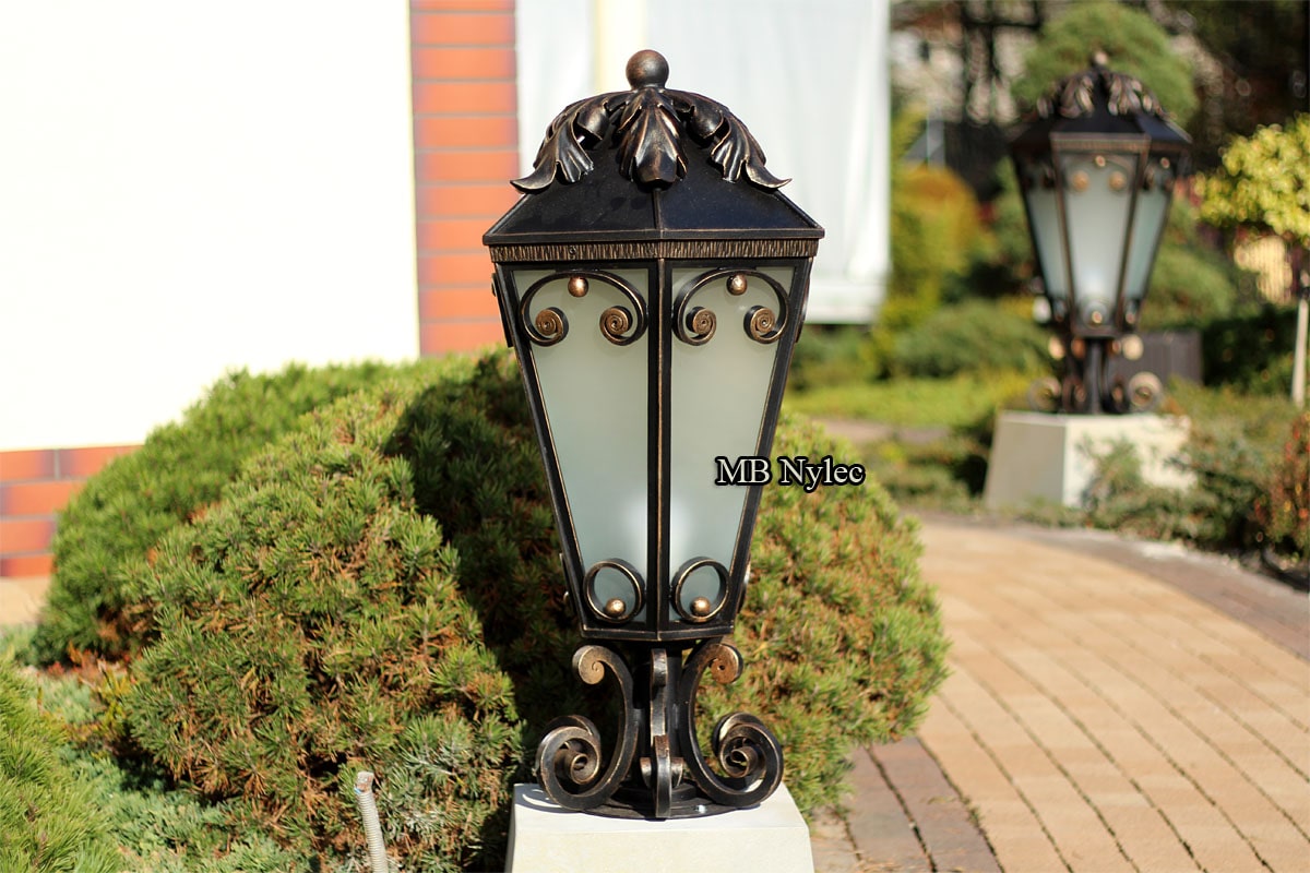 Elegant smidd trädgårdslampa i glamourstil – bild 3