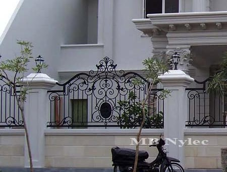 Elegant smidesstaket BP 88