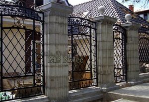Elegant smidesstaket med fin detalj BP 218