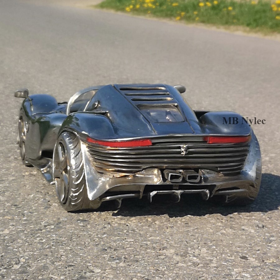 Ferrari Daytona SP3 i rostfritt stål
