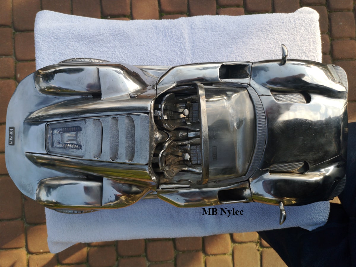 Ferrari Daytona SP3 i rostfritt stål – bild 8