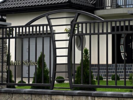 Modernt staket med geometri BP 244