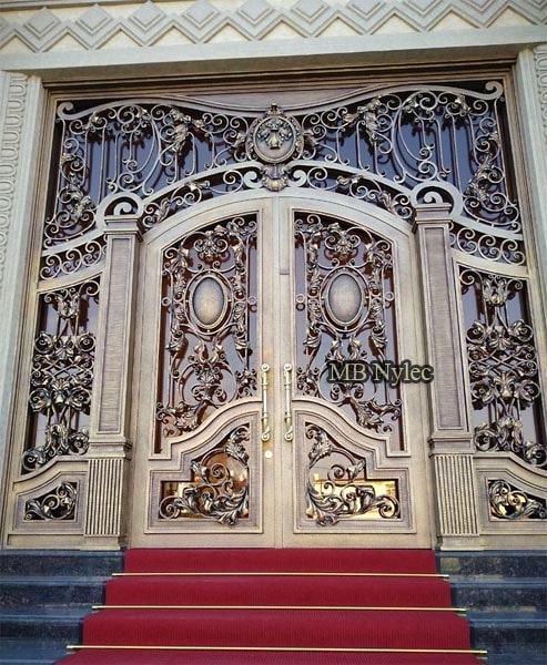Smidd slottsdörr (DZ 16)