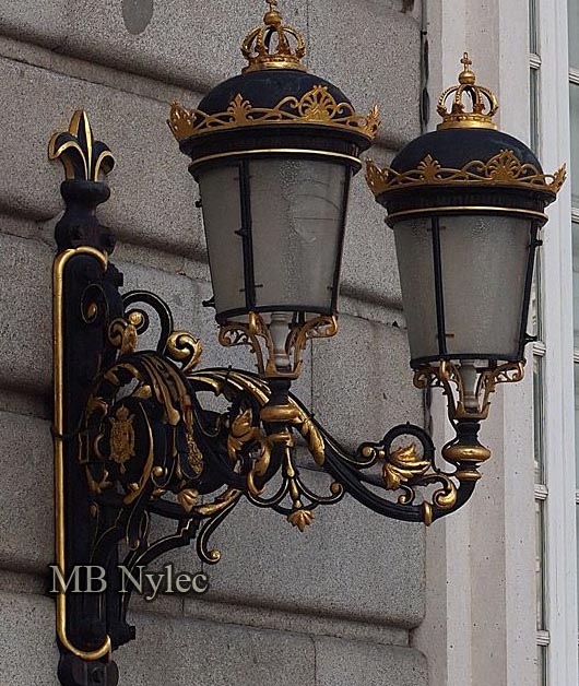 Smidd slottsvägglampa OGD 117
