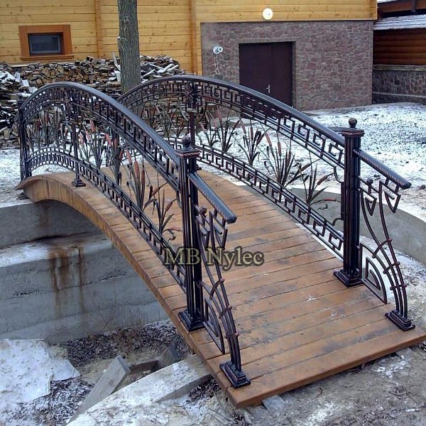 Stålbro med grekiskt motiv AM 7