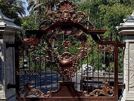 Unikt orientaliskt smidesstaket BP 210
