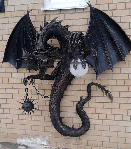 Vägglampa med smidd drake OGD 86