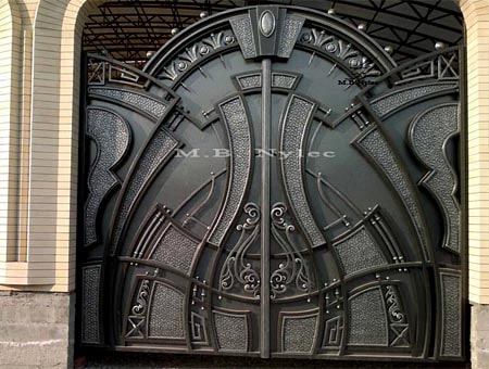 Masywna pełna brama wjazdowa bp57