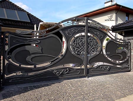 nowoczesna pełna brama kuta bp53