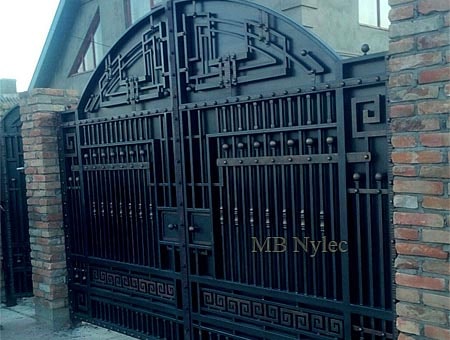 brama kuta z elementami nowoczesności bp176