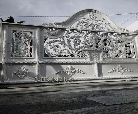 ekskluzywna przesuwna kuta brama wjazdowa w bieli bp124