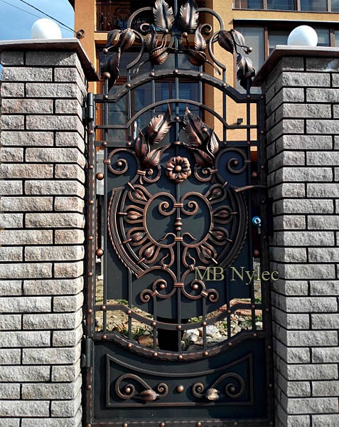 elegancka metalowa furtka kuta bp147f