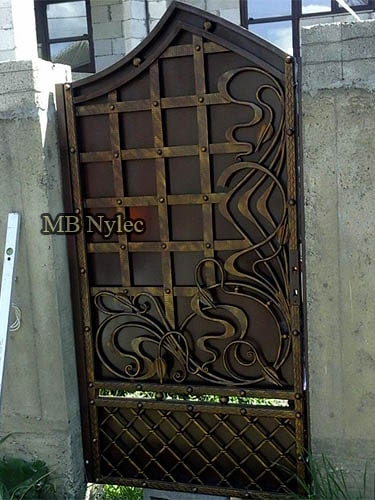 kowalska furtka tradycyjno nowoczesna
